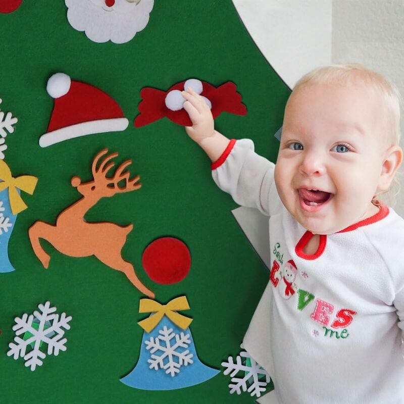 WonderFelt Christmas Tree | Includes 26 Ornaments