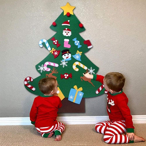 WonderFelt Christmas Tree | Includes 26 Ornaments