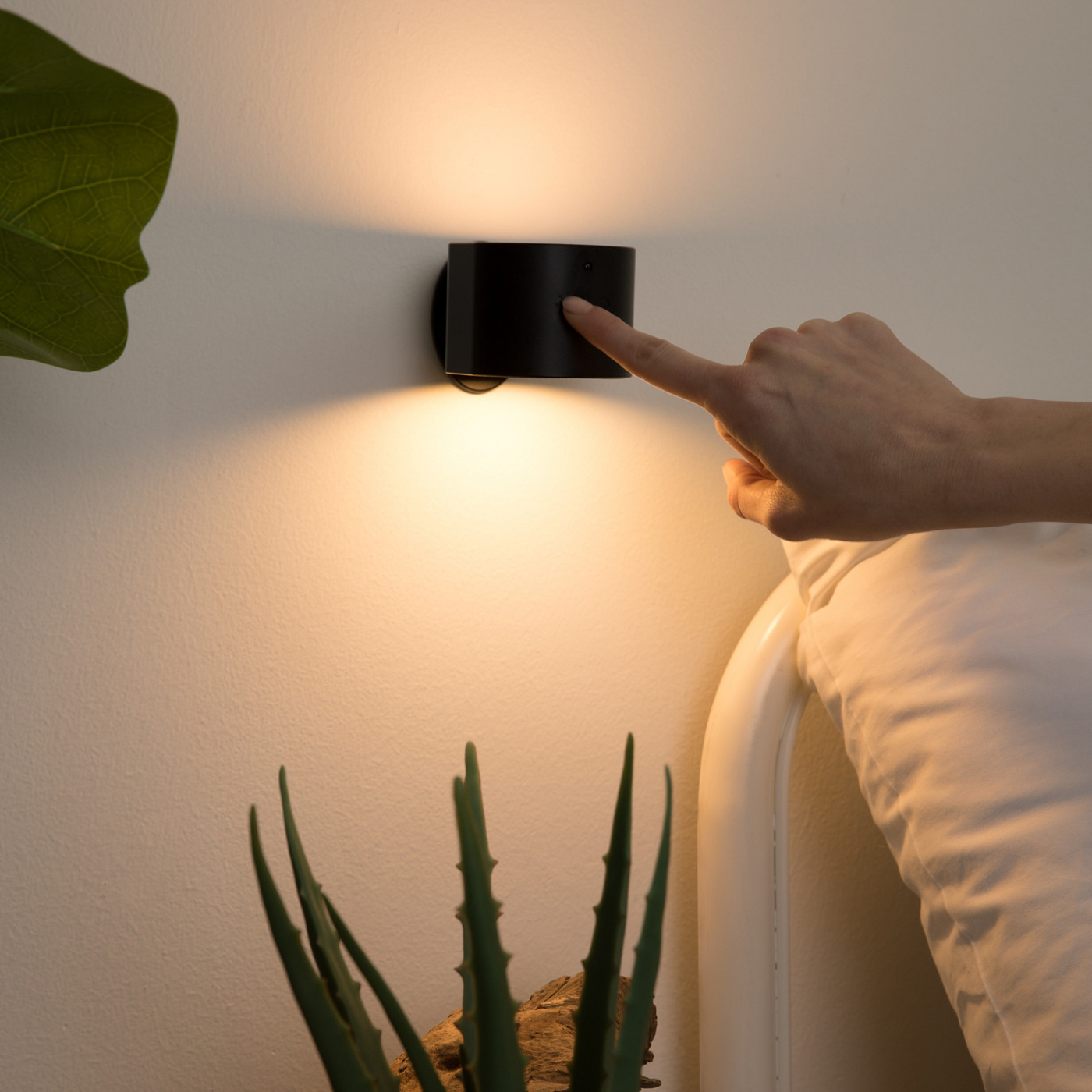 SnapGlow Wall Light
