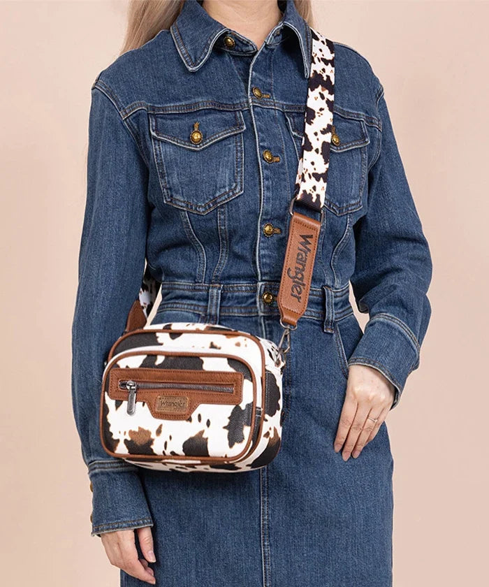 Wrangler Multi-Pocket Crossbody Bag