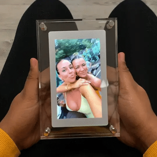 Motion Souvenir Video Frame