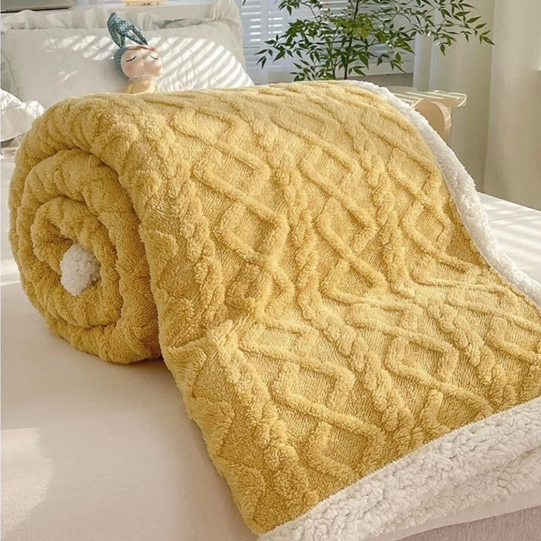 Cocolino Plush Blanket – Thick, Soft, and Perfect for Snuggling