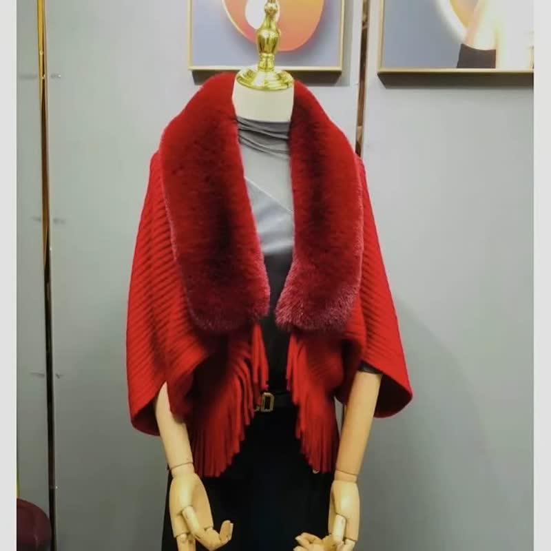 SnowCharm Large Knitted Shawl
